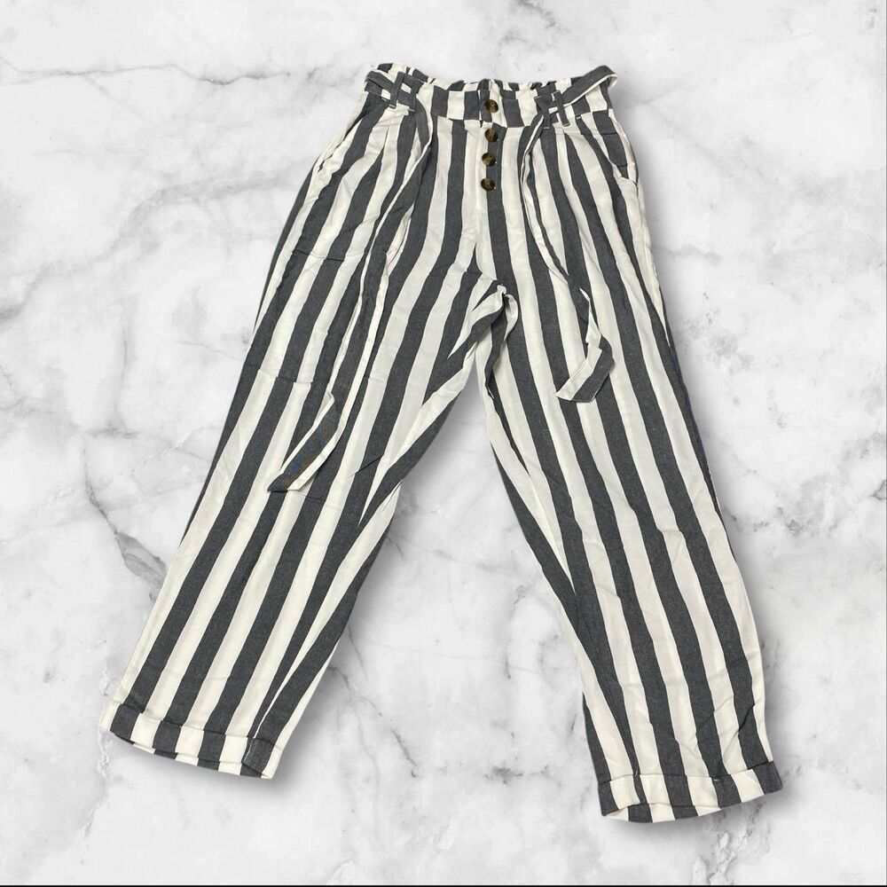 American Eagle Women's Medium High Waisted‎ Paper Bag Tapered Pants MSRP: $39